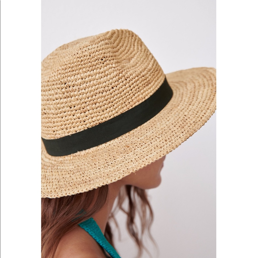 Zara hat